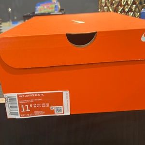 Mens Nike joyride running shoe